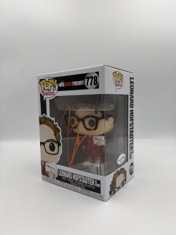 Leonard Hofstadter in Robe - #778- The Big Bang Theory  -  Funko Pop - Television - Signed By Johnny Galecki - Autographcoa Certificated
