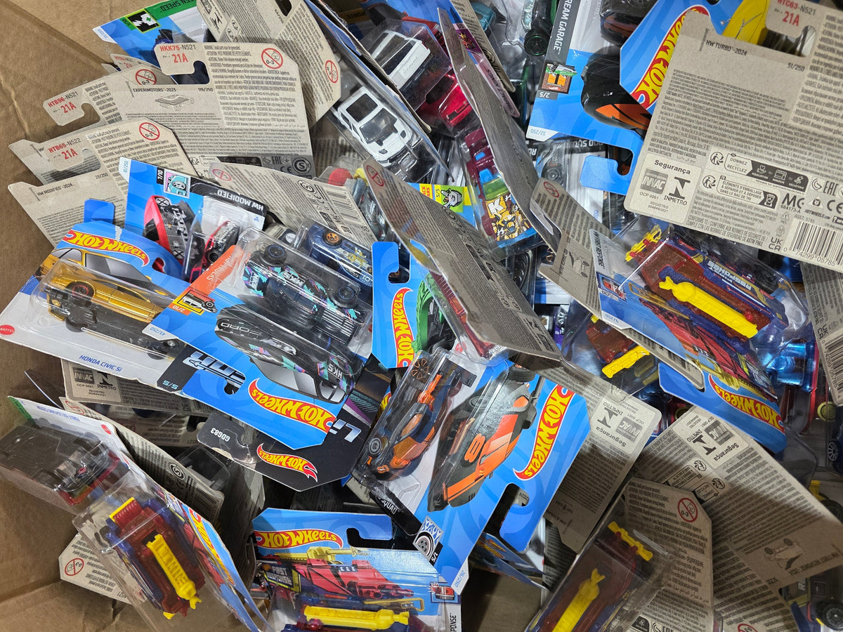 Hot Wheels - RANDOM ONE PIECE
